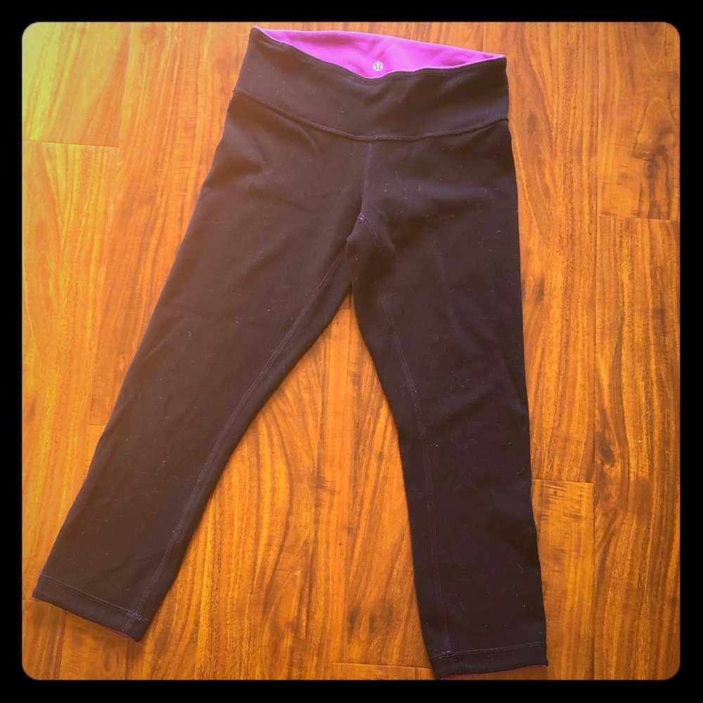 Lululemon black and pink reversible crop legging